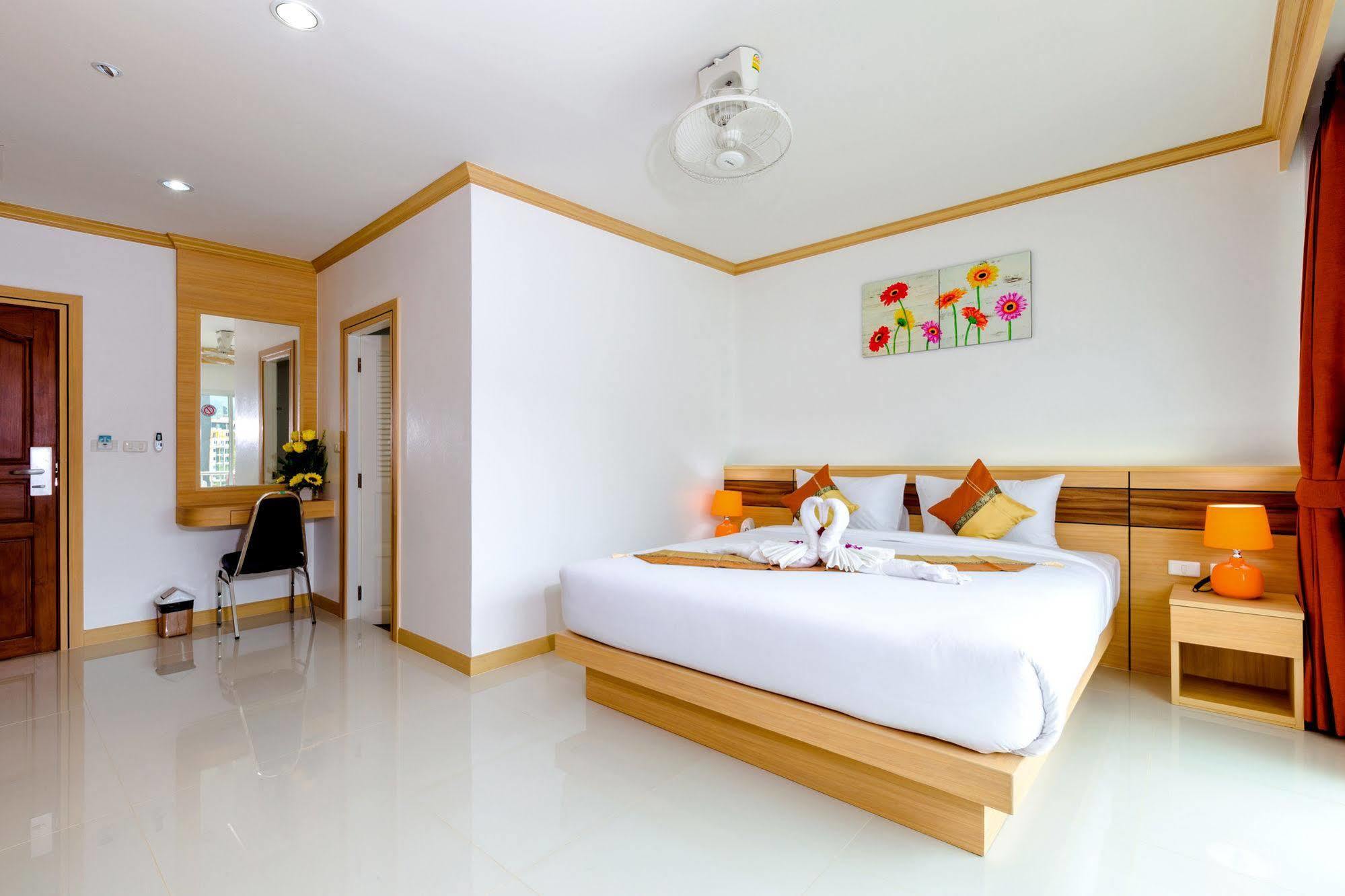 Hotel Phusita House - SHA Certified Patong Exterior foto